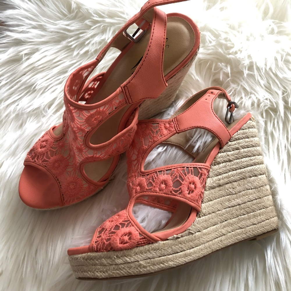 Luck brand peach lace wedge platform sandal